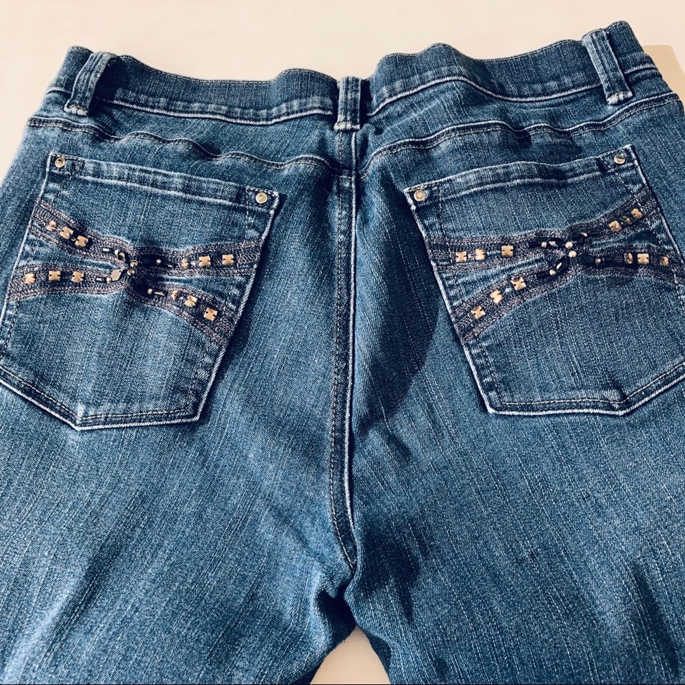 WHBM Flare Leg Mid-Rise Blue Jeans. - Picture 5 of 8